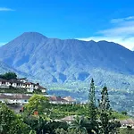 Villa Vancouver by Villa Gue Aja